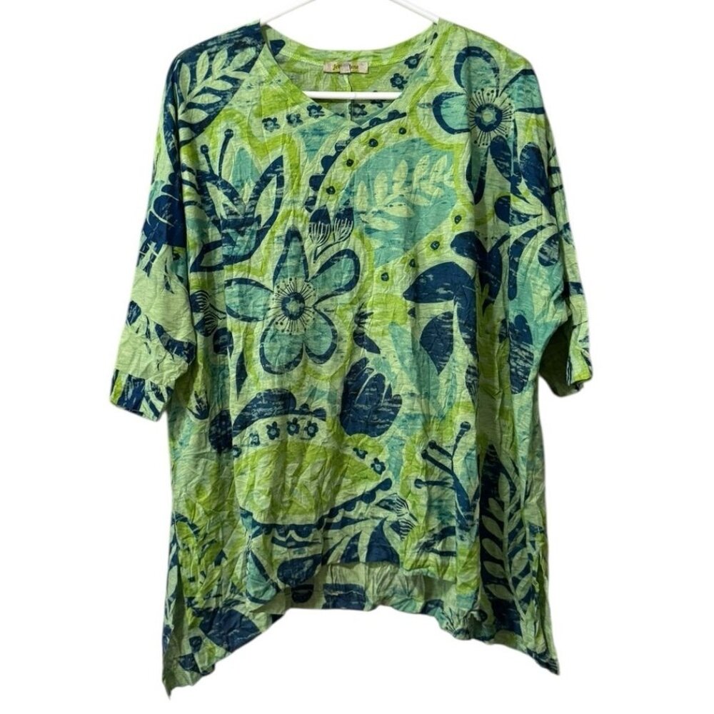 Jess & Jane Shirt Women Size Medium Asymmetrical Green Floral Lightweight‎ Beach
